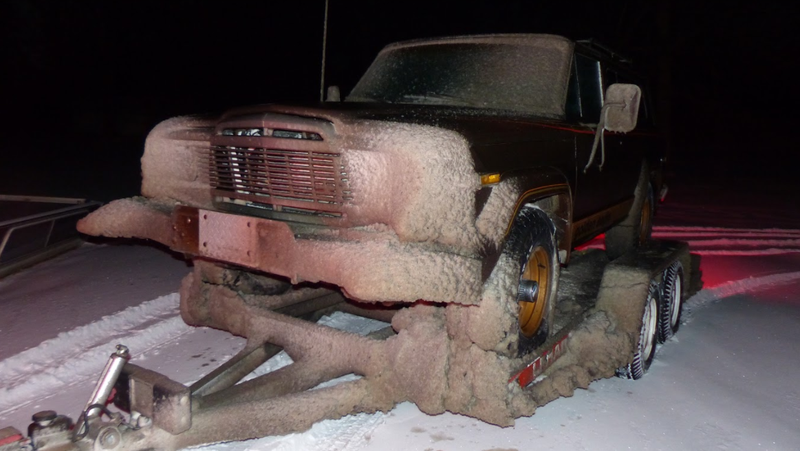 Illustration for article titled Towing An Old Jeep Through An Ice Storm With A 707 HP Jeep Grand Cherokee Trackhawk Was Truly Terrifying
